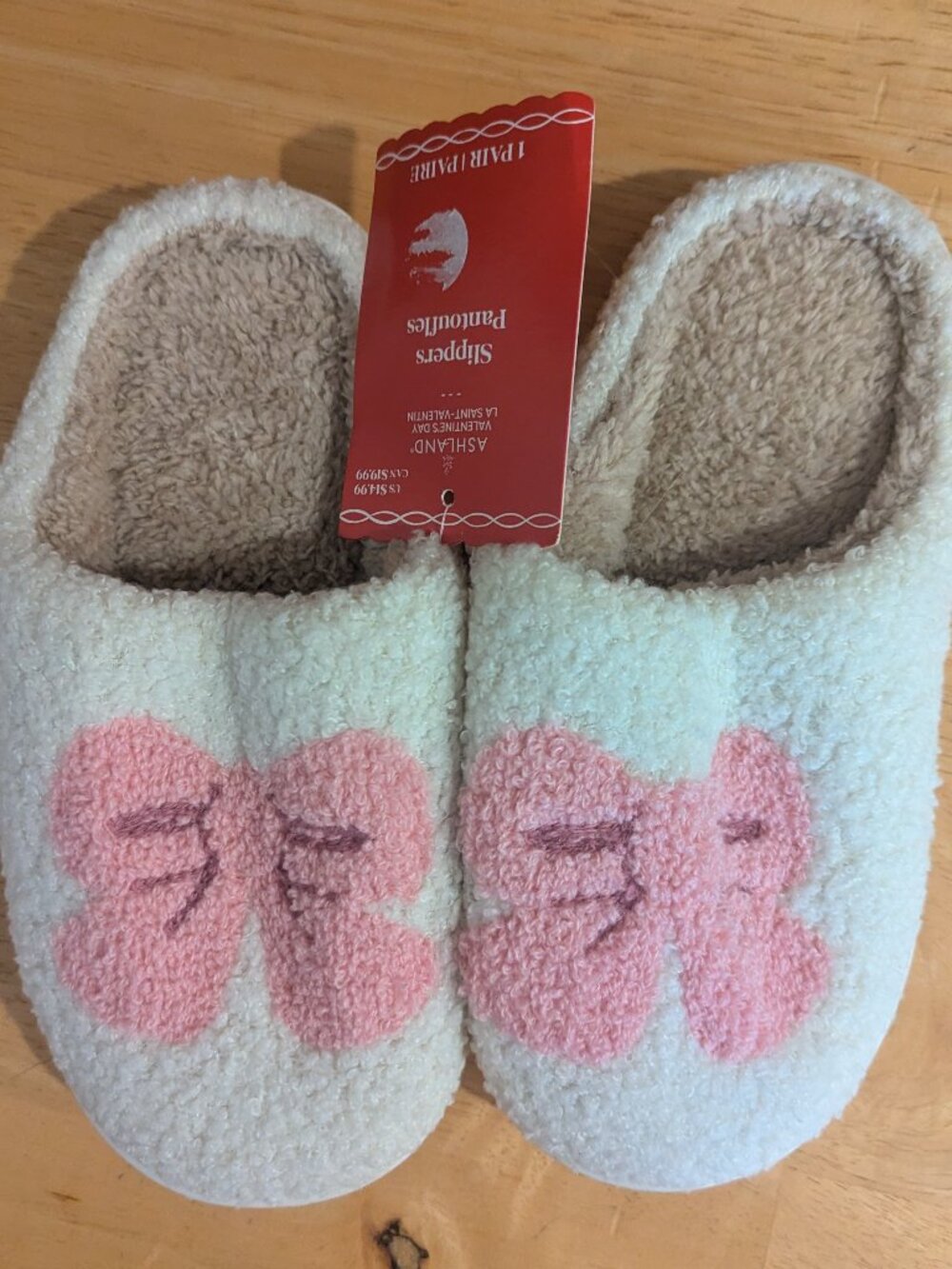 NWT Ashland Pink Bow Fuzzy Soft Cuddly Slippers- Girls 3